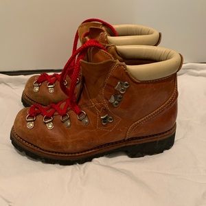 Vintage Thom McAn Land Rover boots